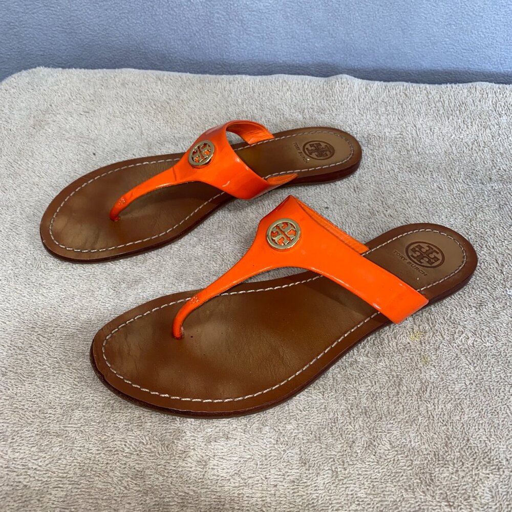 Tory Burch Orange Patent Leather Logo Thong Sandals Flip Flops Size 6.5 - Picture 3 of 7